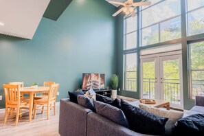 Foosball - Two Story Condo in Downtown Raleigh | Free Parking (Raleigh)