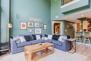 Foosball - Two Story Condo in Downtown Raleigh | Free Parking (Raleigh)
