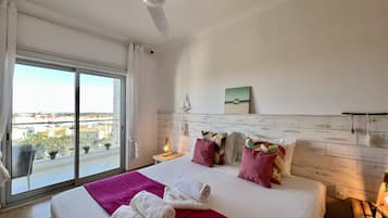 1 slaapkamer, een strijkplank/strijkijzer, gratis wifi, beddengoed