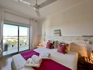 1 slaapkamer, een strijkplank/strijkijzer, gratis wifi, beddengoed