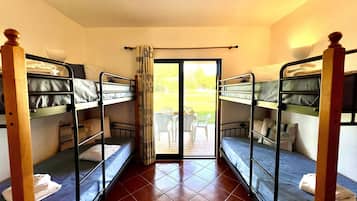 2 soverom, strykejern/-brett, wi-fi (inkludert) og sengetøy