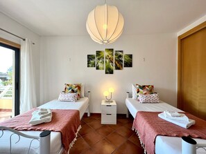 2 habitaciones, tabla de planchar con plancha y wifi gratis 
