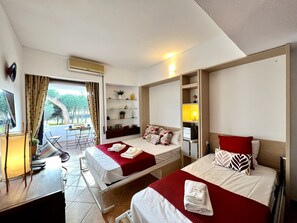 1 slaapkamer, een strijkplank/strijkijzer, gratis wifi, beddengoed