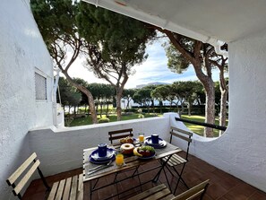 Outdoor dining - ALBUFEIRA AÇOTEIAS STUDIO 2 WITH POOL by HOMING (Albufeira)