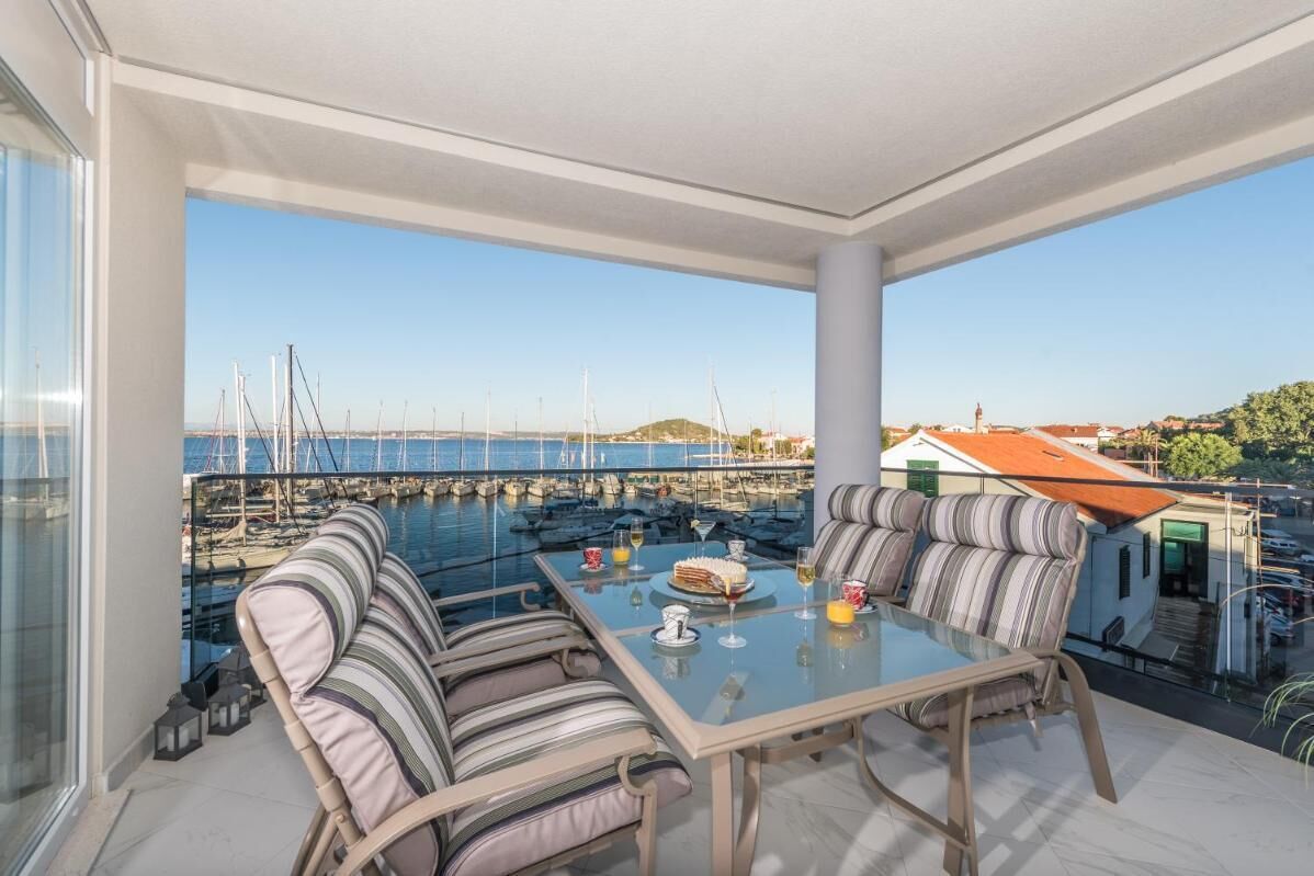 Appartement, 3 chambres, balcon, vue ville | Enceinte de l’hébergement