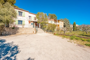 Exterior - La Maison du Rouge Gorge - Maison climatisée avec piscine (Pontevès)