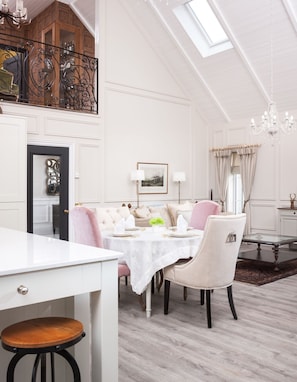 Maison, Plusieurs lits | Intérieur