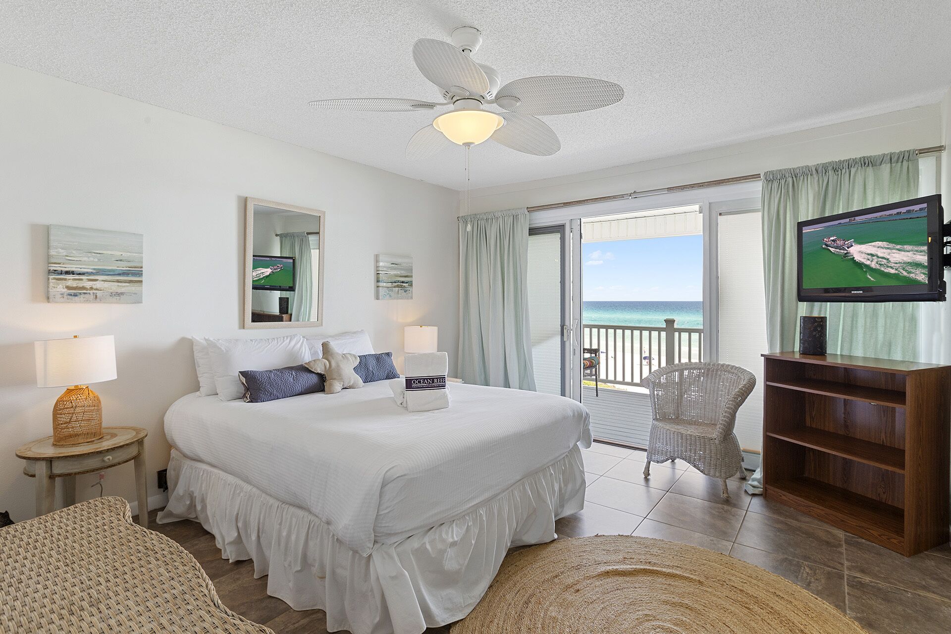 Sea Haunts 3C - Gulf Front, Great Views, Community Pool + Hot Tub, 30A!