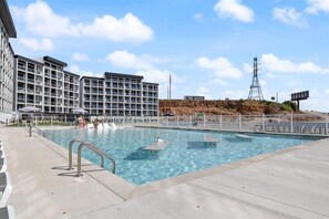 Pool - Waterview Retreat in Osage Beach with Public Dock and Community Pool (Osage Beach)