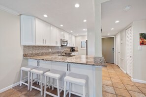 Frigorifero, microonde, forno, lavastoviglie