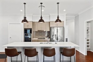 Fridge, microwave, oven, stovetop - Private Mudjimba Beach Abode (Mudjimba)