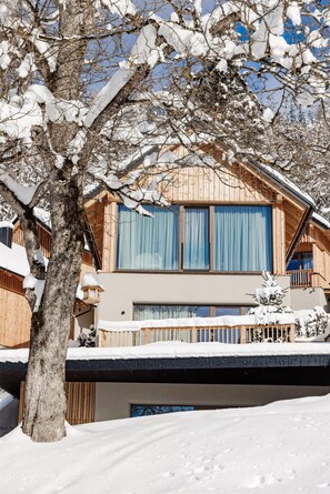 Terrace/patio - Hideaway Hotel Montestyria Chalets & Suiten (Mariazell)