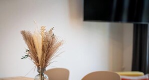 In-room dining - nestup Hildesheim Zentral (Hildesheim)