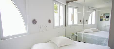 1 bedroom, iron/ironing board, free WiFi