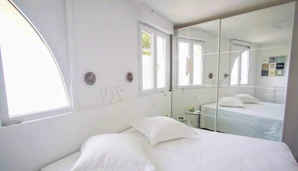 1 chambre, fer et planche à repasser, Wi-Fi gratuit