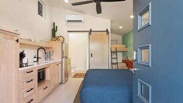 1 Schlafzimmer, Schreibtisch, WLAN, Bettwäsche