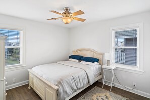 4 bedrooms, travel crib, WiFi, bed sheets