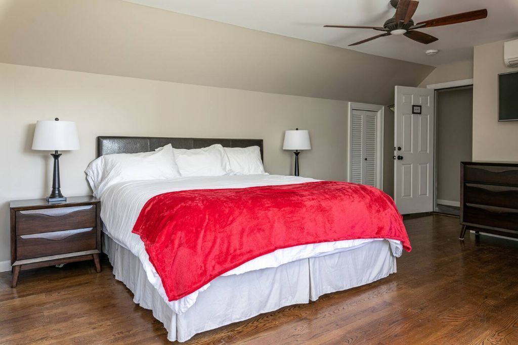 Inn at 84 Honeycrisp: Cozy 1BR private bath