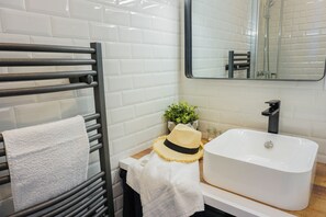 Douche, séchoir à cheveux