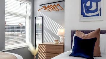 2 bedrooms, iron/ironing board, WiFi, bed sheets