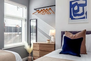 2 chambres, fer et planche Ă repasser, Wi-Fi, draps fournis