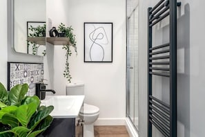 Douche, serviettes fournies