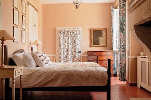 9 Schlafzimmer, Bügeleisen/Bügelbrett, Reisekinderbett, kostenloses WLAN
