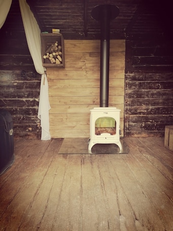 Interior. Le Wagon des Amoureux Avec Spa