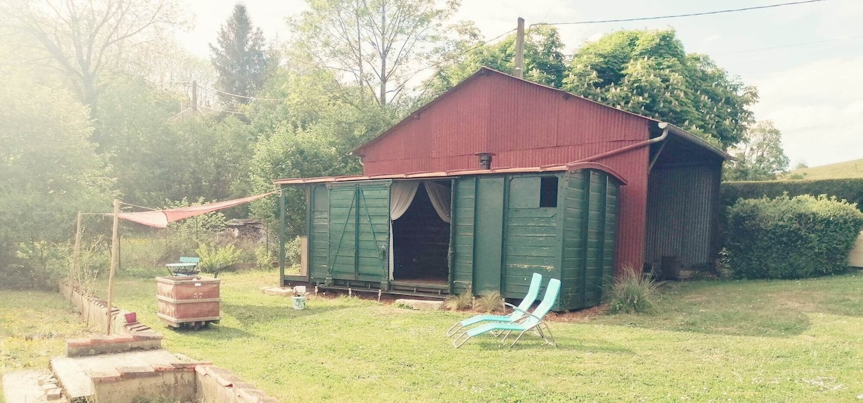 Le Wagon Des Amoureux Avec Spa - Ardennes