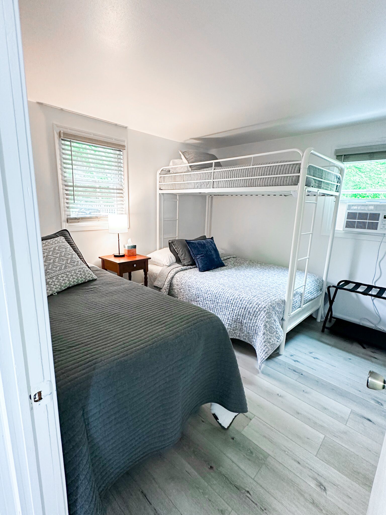 Cozy Waterfront Cottage With Breathtaking Views