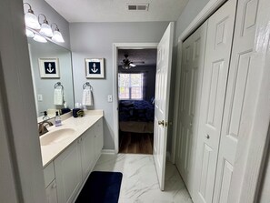 Hair dryer, towels, soap, shampoo - Sapphire Retreat: Pet Friendly - Walk to the Beach.  (Oak Island)