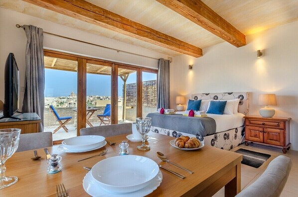 Dining - Gozo PH w/private Rooftop Hot Tub, Terrace + Views (Ix-Xaghra)