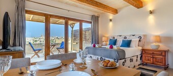 Gozo PH w/private Rooftop Hot Tub, Terrace + Views