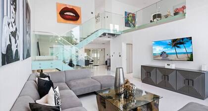 Modern SoBe Mansion with Poolside Cabana