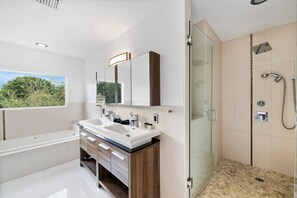 Hair dryer, towels - Modern SoBe Mansion with Poolside Cabana (Miami Beach)