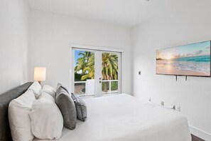 6 bedrooms, desk, iron/ironing board, travel crib - Modern SoBe Mansion with Poolside Cabana (Miami Beach)