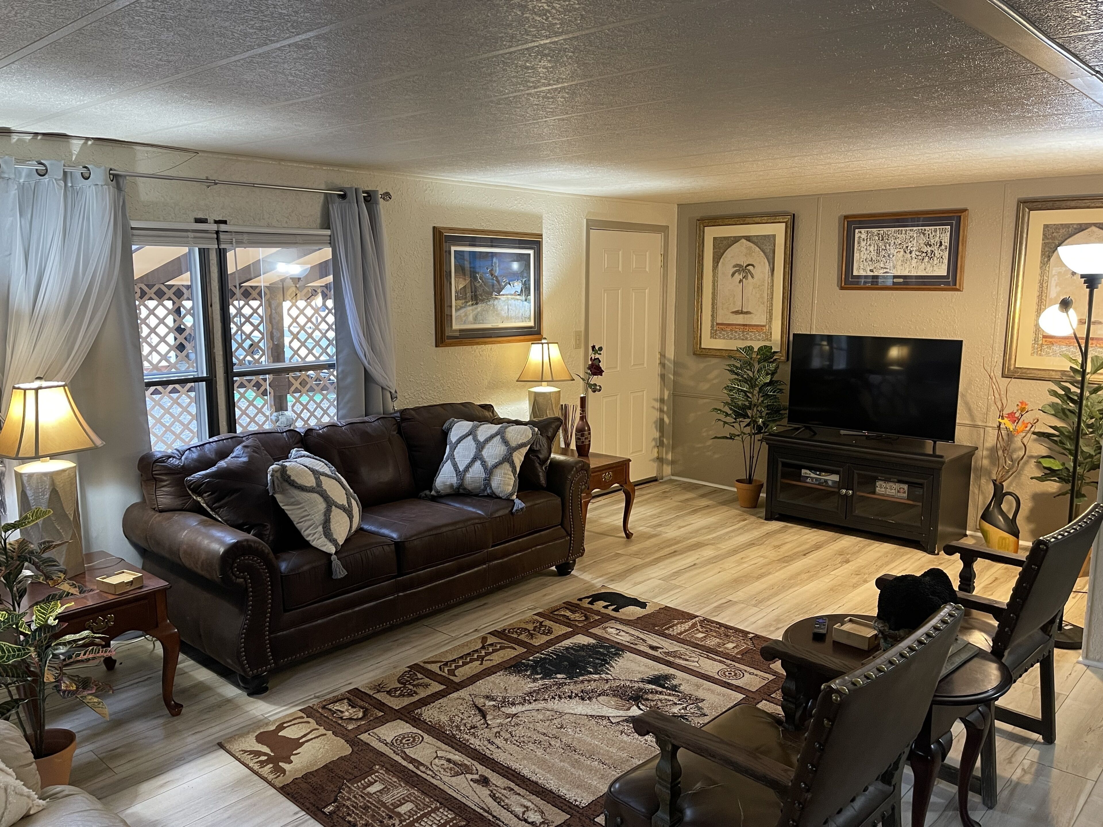 Home in the heart of Riggins!