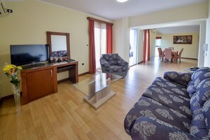 Presidential Apartment, 2 Bedrooms, Sea View | Living area - Hotel Dolce Vita  (Budva)