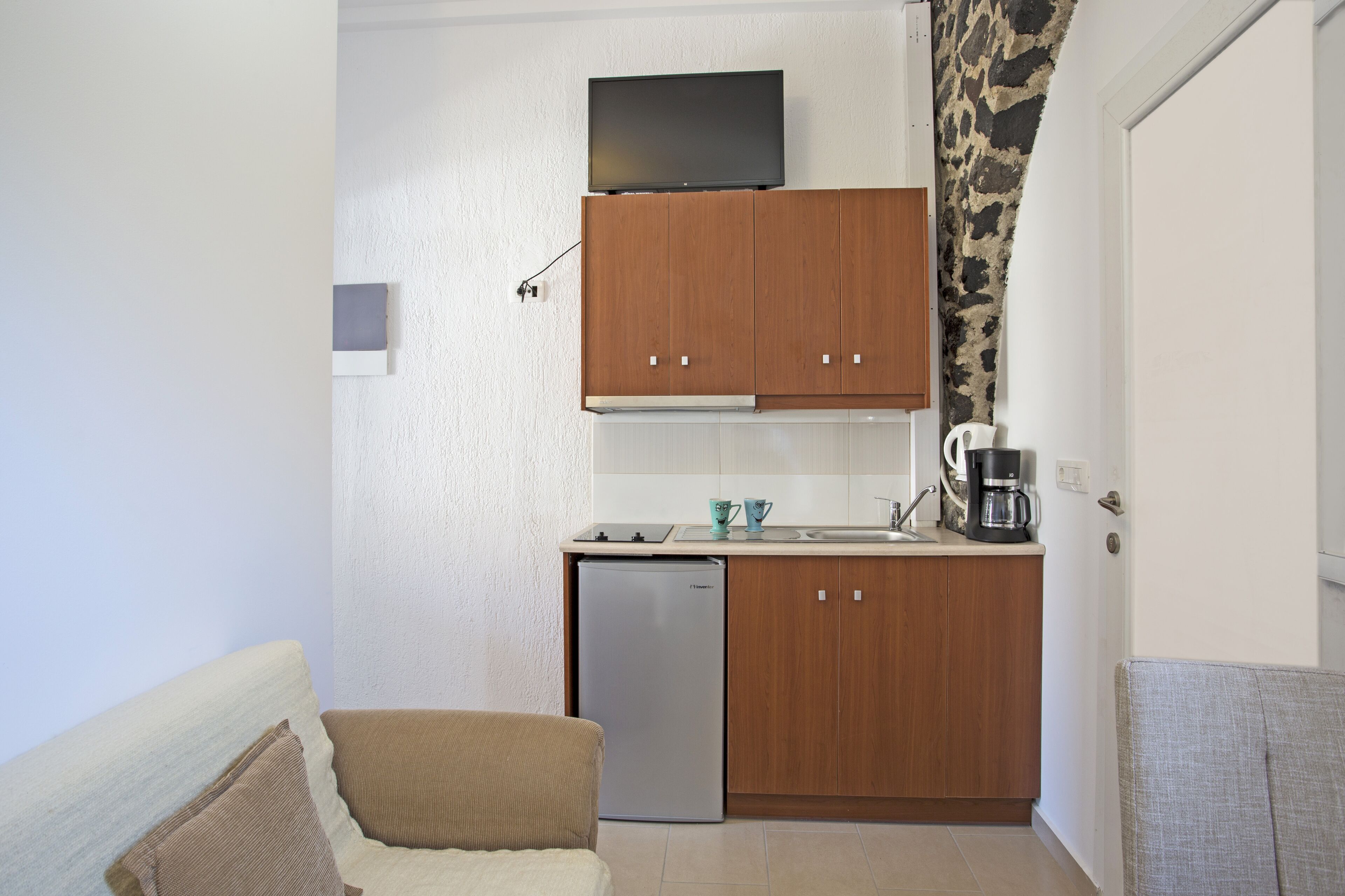 One bedroom apartment with free car rental