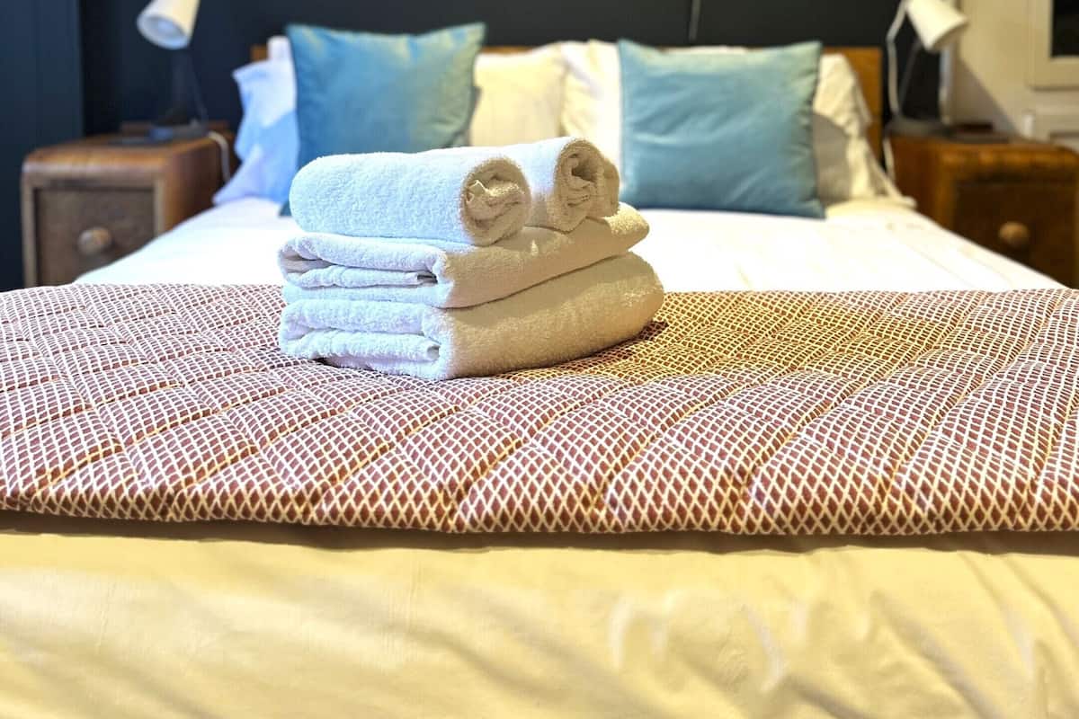 Căn hộ phong cách cổ điển, phòng tắm riêng | 2 phòng ngủ