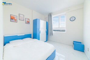 3 bedrooms, internet, bed sheets