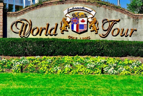 Amazing Spacious Golf View Condo