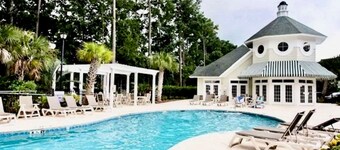 Amazing Spacious Golf View Condo