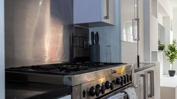 Rumah, kamar mandi pribadi | Dapur bersama