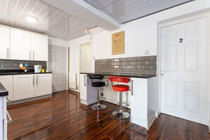 House, Private Bathroom | Shared kitchen
