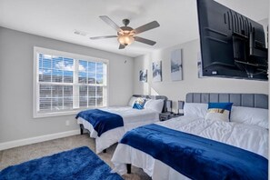 2 habitaciones, escritorio, tabla de planchar con plancha y wifi gratis 