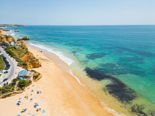 Apartment w/ Pool & Sea View in Praia do Vau