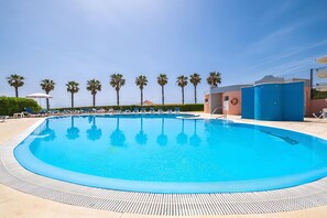 Outdoor pool - Apartment w/ Pool & Sea View in Praia do Vau (Portimão)