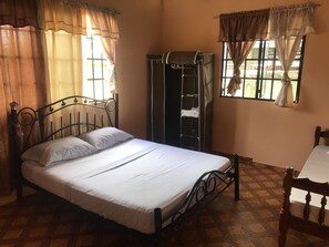 Basic Double Room - B&B rent rooms  (Chaguanas)