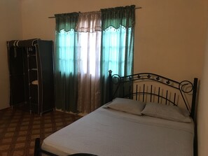 Basic Double Room | Iron/ironing board, free WiFi - B&B rent rooms  (Chaguanas)